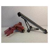 NEW HOLLAND BALER & GRAIN ELEVATOR TOY