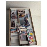 LARGE COLLECTION SPORTS TRADING CARDS