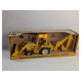 INTERNATIONAL TRACTOR LOADER BACKHOE