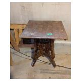 DECORATIVE ANTIQUE ENDTABLE
