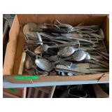 SILVERWARE SET
