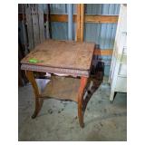 DECORATIVE ENDTABLE