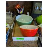 2 PYREX MIXING BOWLS