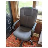 ROLLING OFFICE CHAIR