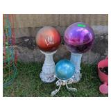 3 - GAZING BALLS WITH STANDS