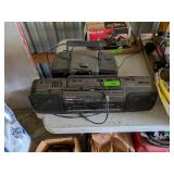 2 BOOMBOX STEREOS