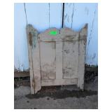ANTIQUE 26' WIDE DUAL SWINGING INDOOR GATE