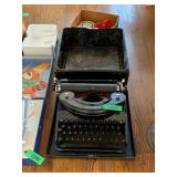 MONARCH ANTIQUE TYPEWRITER