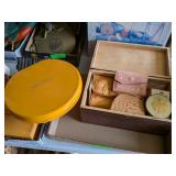 VINTAGE WOMENS BEAUTY TRAYS