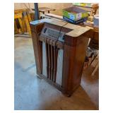 ANTIQUE PHILCO FLOOR RADIO
