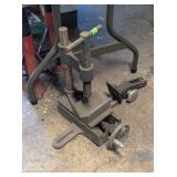 VINTAGE V-BLOCK VISE
