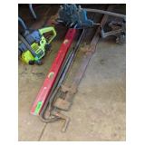 2 PRY BARS, LARGE CLAMP & LEVEL