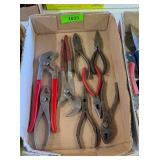 ADJUSTABLE PLIERS & NEEDLENOSE PLIERS