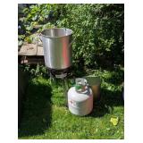 TURKEY FRYER WITH FULL TANK