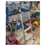 ALUMINUM STEPSTOOL