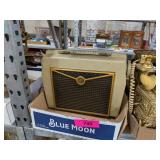 RCA VICTOR PORTABLE RADIO