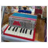 EMENEE CHILDS ACCORDIAN