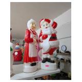 SANTA & MRS. CLAUS BLOW MOLDS - 42' TALL
