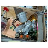 SALT & PEPPER SHAKERS & VINTAGE KITCHEN UTENSILS
