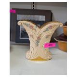 ABINGDON POTTERY DECORATIVE VASE