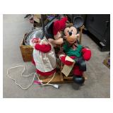 ANIMATED MINNIE AND MICKEY MOUSE CHRISTMAS SCENE
