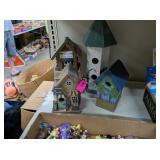 4 DECORATIVE BIRDHOUSES