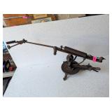 ANTIQUE REMINGTON FREE-STANDING TRAP THROWER