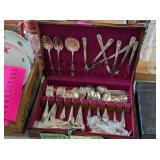 1847 ROGERS SILVERWARE SET - APPROX 12LBS WITH BOX