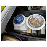WILDLIFE COLLECTOR PLATES - TOTE FULL