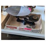 ANTIQUE SCALE WITH WEIGHTS