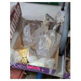 PLASTIC DECORATIVE SWANS & WEDDING CAKE TOPPERS