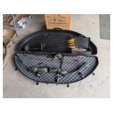 PSC 5050CM COMPOUND BOW, ARROWS, QUIVER, CASE