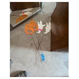 4 - METAL SMALL OUTDOOR HALLOWEEN DECORATIONS