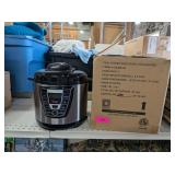 NEW - PRESSURE COOKER