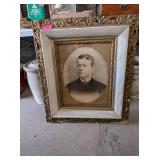GOLD LEAF VICTORIAN PICTURE FRAME - LARGE