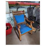 ANTIQUE WOODEN ROCKER