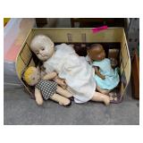 SMALL TIN DOLLHOUSE WITH DOLLS