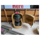 VINTAGE COLEMAN LANTERN WITH CASE