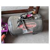 7 GALLON PORTABLE AIR TANK