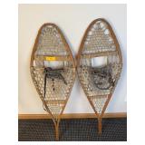 PAIR OF VINTAGE 44' SNOWSHOES