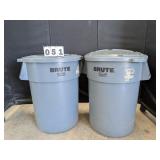 2-44 Gallon Rubbermaid Trash Bins w/ Lids