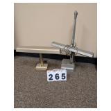 2 Desk Lamps