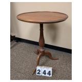 Cherry 19 1/2" Round Pedestal Stand