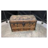 Ribbed Top Wooden Trunk