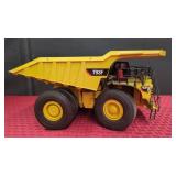 CATERPILLAR 793F DIE-CAST MODEL DUMP TRUCK