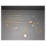 JEWELRY LOT WITH VARIOUS CHAINS