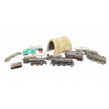 LIONEL TRAIN SET LOT VARIOUS CARS & ACCESSSORIES