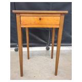 WOOD SIDE TABLE WITH SINGLE DRAWER
