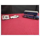 COMPOSITE HORSE VAN ANDï¿½ DIE CAST TRAILER SET