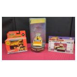CATERPILLAR CONSTRUCTION VEHICLE TOYS LOT